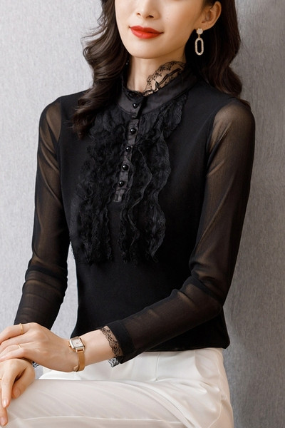 Κομψό γυναικείο πουκάμισο με δαντέλα και μανίκια από τούλι