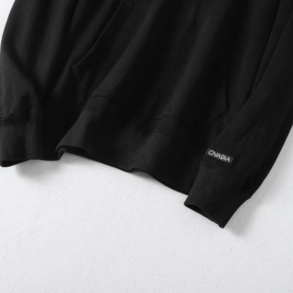 Uue mudeli aplikatsiooni ja kapuutsiga sügisene dressipluus