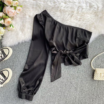 Stílusos női ing egy ujjal és szalaggal