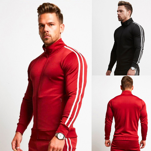 Férfi sportpulóver magas gallérral és szegéllyel az ujjakon