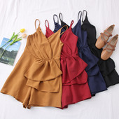 Μοντέρνα γυναικεία ολόσωμη φόρμα με λεπτά τιραντάκια