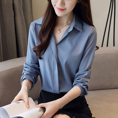 Moodne naiste särk - spits-kaelusega ja pikkade varrukatega