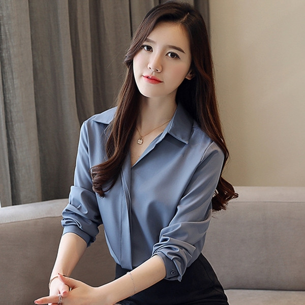 Moodne naiste särk - spits-kaelusega ja pikkade varrukatega