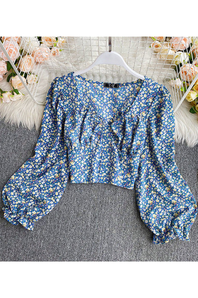 Lühike spits-kaelusega ja lillemustriga naiste särk