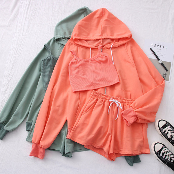 Σπορ καθημερινό γυναικείο σετ σε τρία μέρη