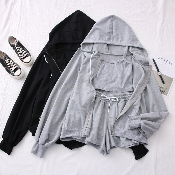 Σπορ καθημερινό γυναικείο σετ σε τρία μέρη