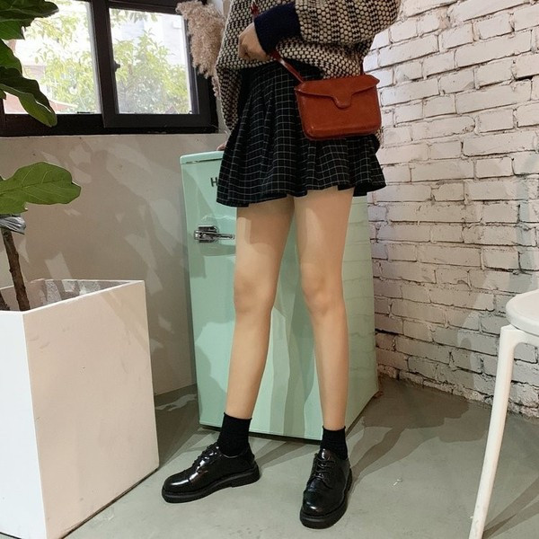 Nahast naiste paeltega kingad