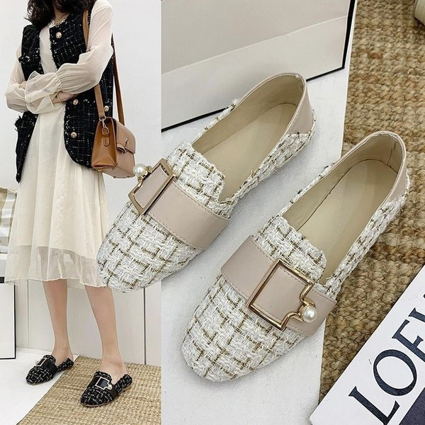 Γυναικεία παπούτσια καρό με επίπεδη σόλα