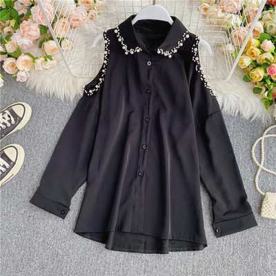 Modern női ing gyöngyökkel és csupasz vállakkal