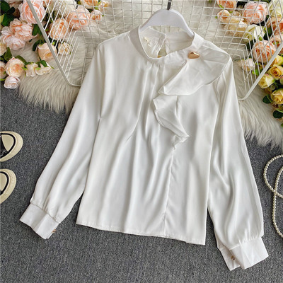 Modern női ing fürtökkel és alacsony gallérral