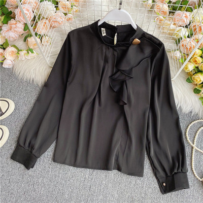 Modern női ing fürtökkel és alacsony gallérral