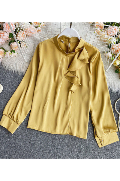 Modern női ing fürtökkel és alacsony gallérral