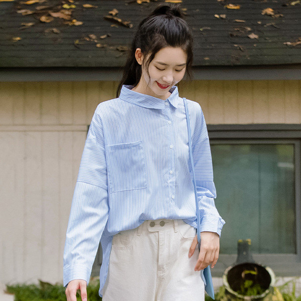 Sinine naiste särk klassikalise krae ja nööpidega