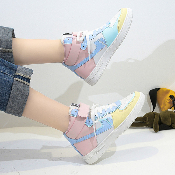 Alkalmi női tornacipő vastag talppal és folttal