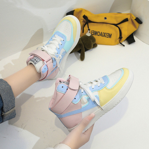 Alkalmi női tornacipő vastag talppal és folttal