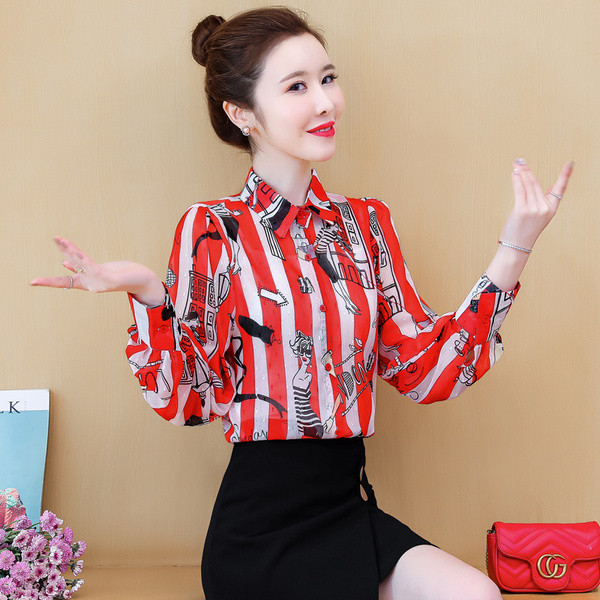 Μοντέρνο γυναικείο πουκάμισο με τύπωμα και κλασικό γιακά