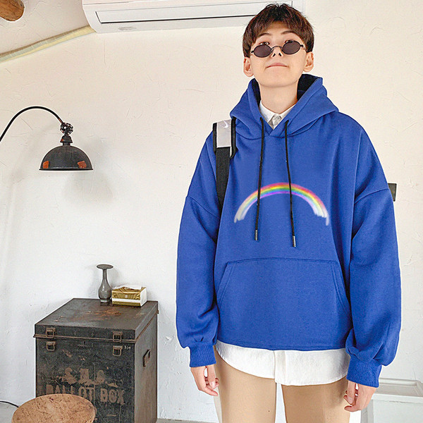 Kapuutsi, tasku ja värvilise aplikatsiooniga meeste dressipluus