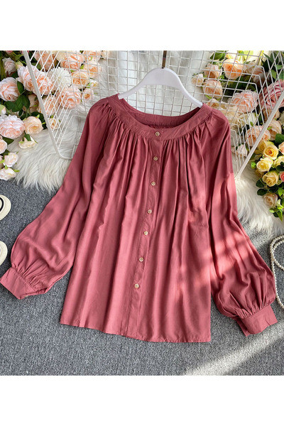 Sieviešu krekls ar ovālu kakla izgriezumu un pogām