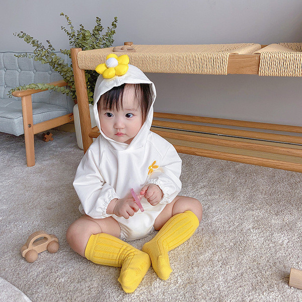 Babatest lányoknak kapucnival és 3D díszítéssel