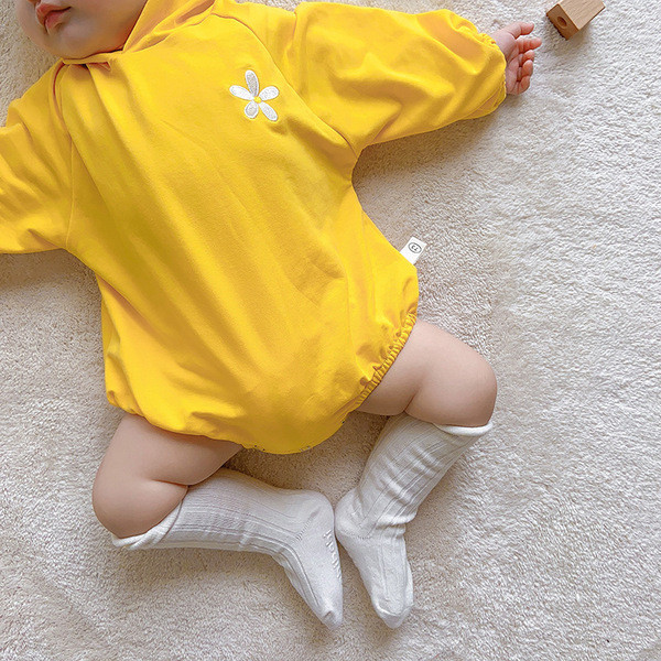 Babatest lányoknak kapucnival és 3D díszítéssel