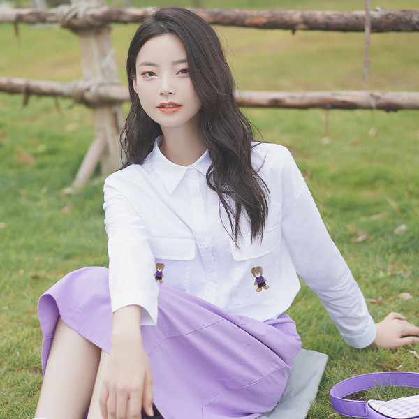 Női ing fehér hímzéssel