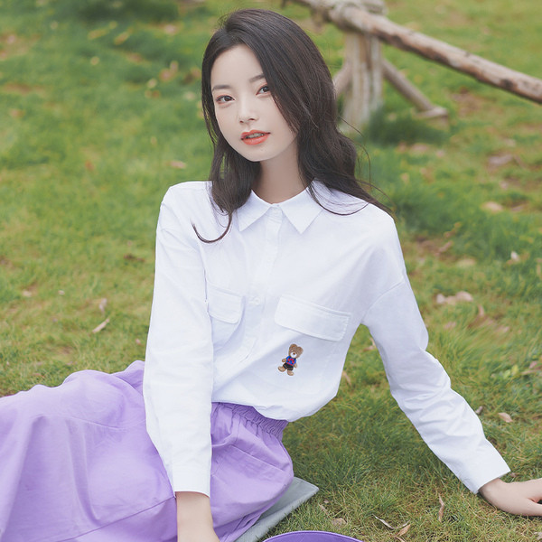 Női ing fehér hímzéssel