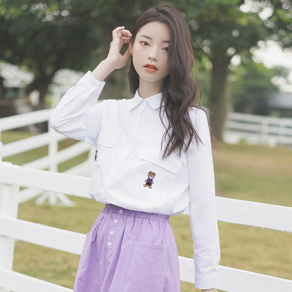 Női ing fehér hímzéssel