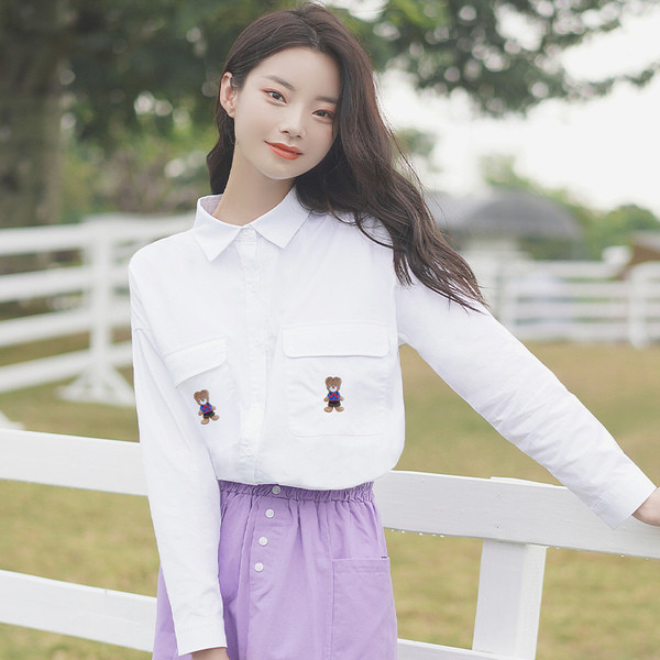 Női ing fehér hímzéssel