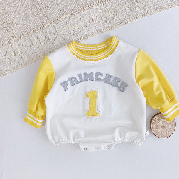 Uut mudelit pikkade varrukate ja pealdisega beebibody tüdrukutele