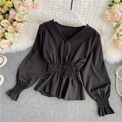 Moodne naiste särk elastse ja spitsikaelusega