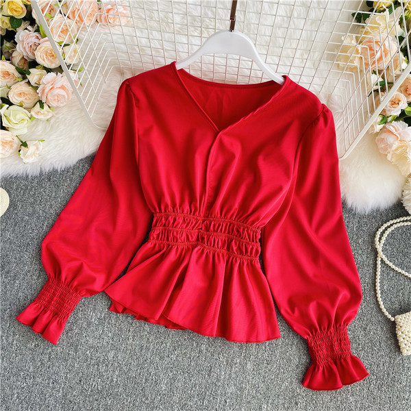 Moodne naiste särk elastse ja spitsikaelusega