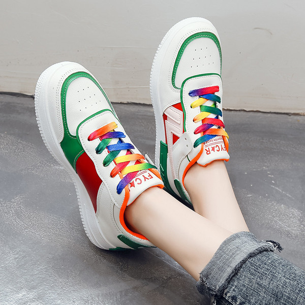 Alkalmi női tornacipő színes nyakkendőkkel, lapos talppal