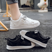 Casual γυναικεία αθλητικά παπούτσια με έμβλημα και επίπεδη σόλα