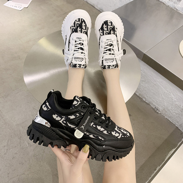 Női hétköznapi tornacipő vastag talppal