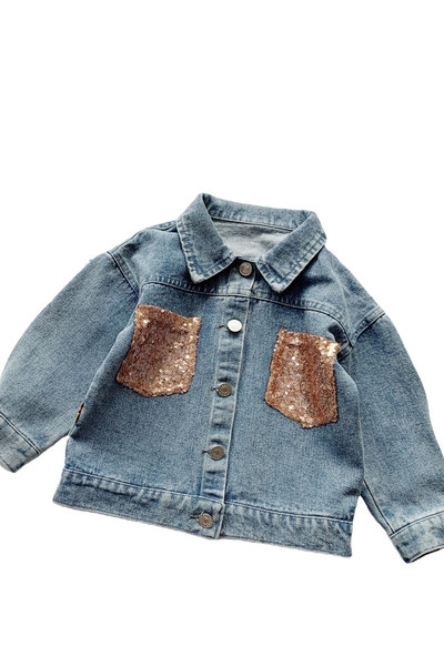 Aktuális farmerdzseki lányoknak flitterekkel és csipkével