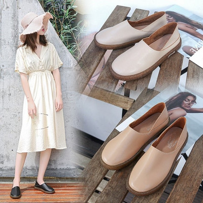 Lapos talpú női bőrcipő