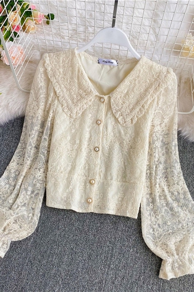 Naiste vabaaja särk nööpide ja pitsvarrukatega