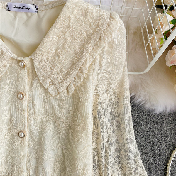 Naiste vabaaja särk nööpide ja pitsvarrukatega