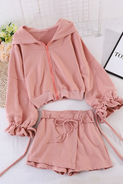 Sport és alkalmi női szett pulóverrel és rövidnadrággal