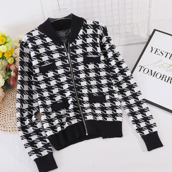 Naiste ruuduline kaheosaline must-valge komplekt