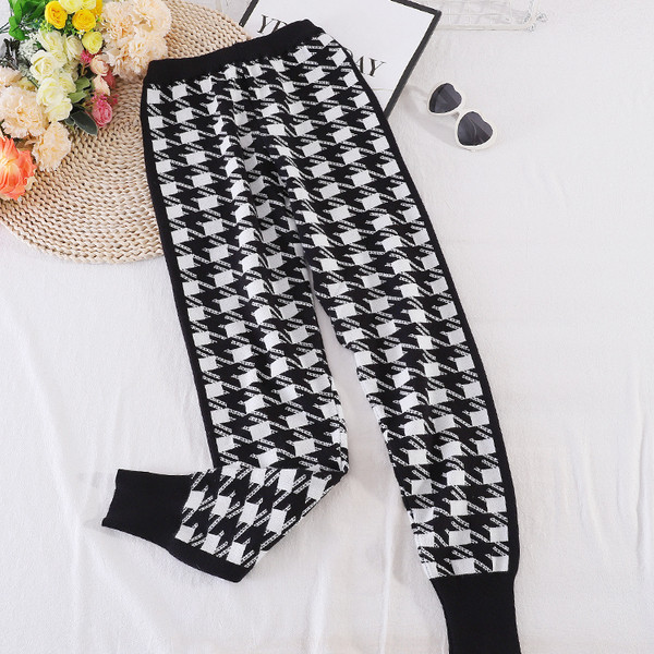 Naiste ruuduline kaheosaline must-valge komplekt