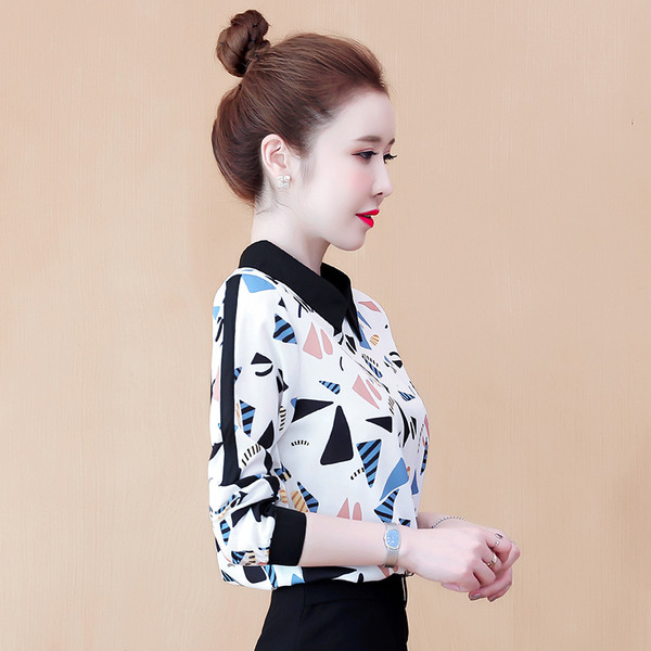 Modern női ing geometriai formákkal - kék és fehér