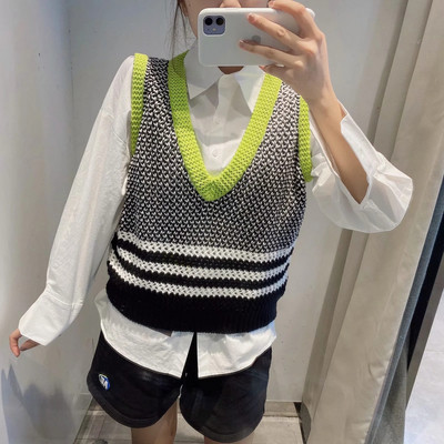 Sügisene kootud V-kaelusega vest