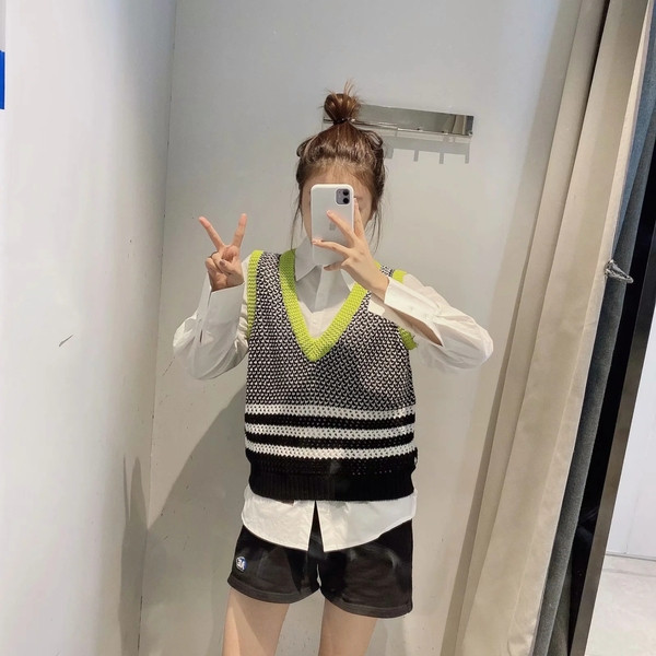 Sügisene kootud V-kaelusega vest