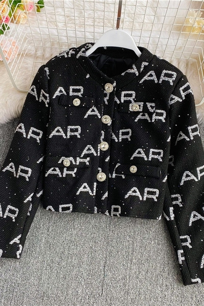 Naiste vabaaja lühike nööpide ja pikkade varrukatega jakk