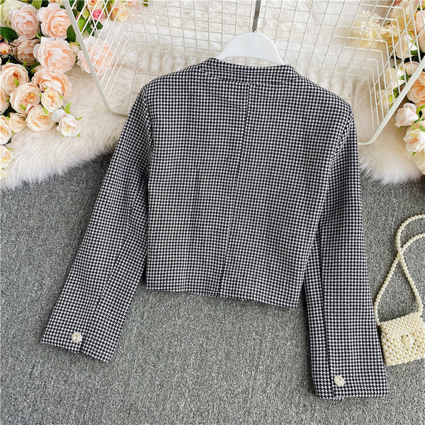 Naiste vabaaja lühike nööpide ja pikkade varrukatega jakk