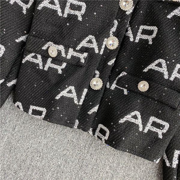 Naiste vabaaja lühike nööpide ja pikkade varrukatega jakk