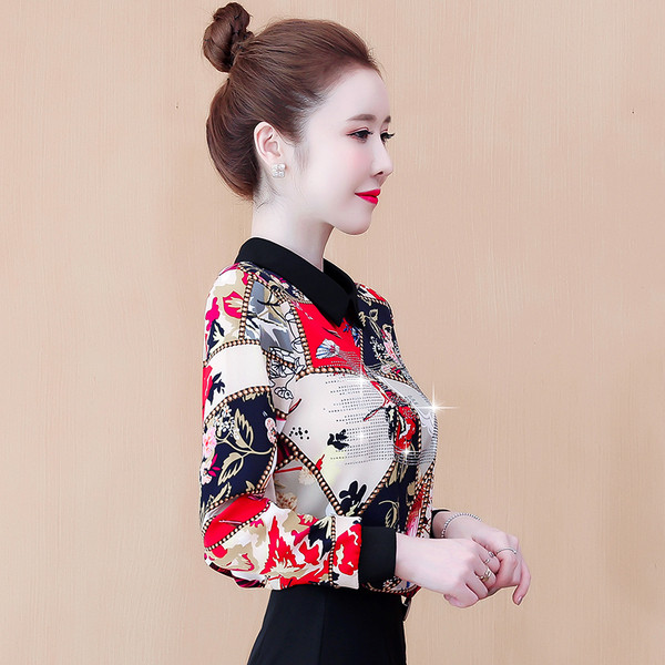 Ümara kaelusega ja pikkade varrukatega vabaaja naiste särk