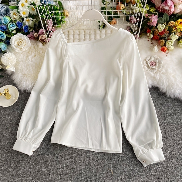 Elegáns női ing gyöngy díszítéssel