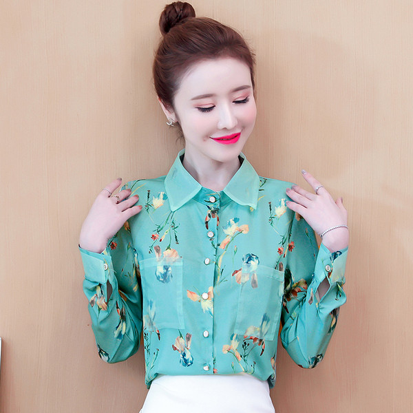 Uue mudeli lillelise mustriga ja klassikalise kraega naiste särk